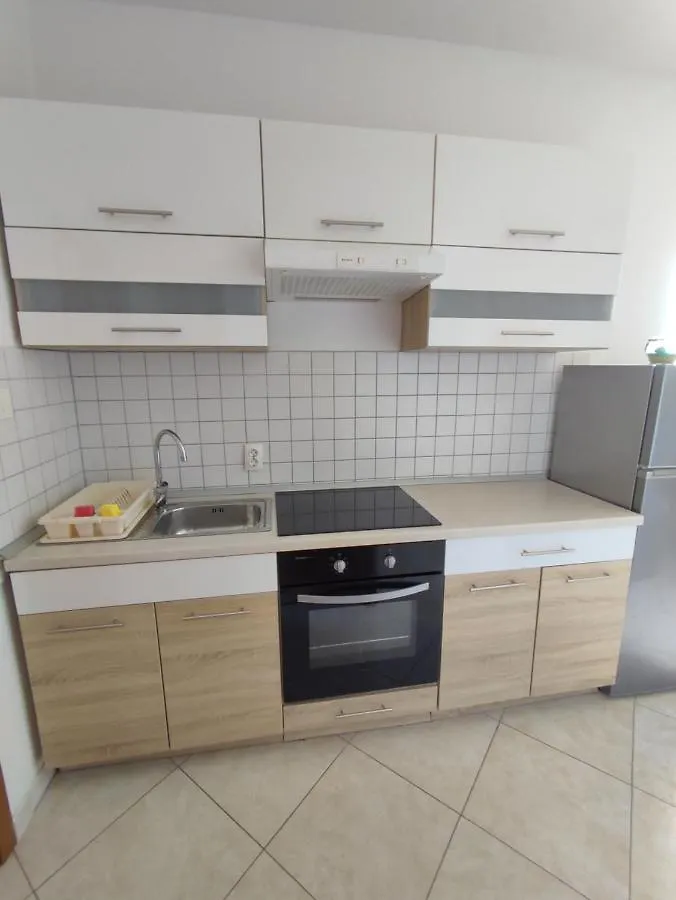 Three Lions Apartment Pula
