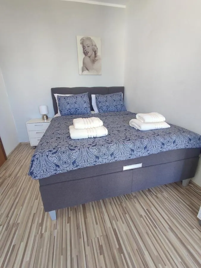 Three Lions Apartment Pula